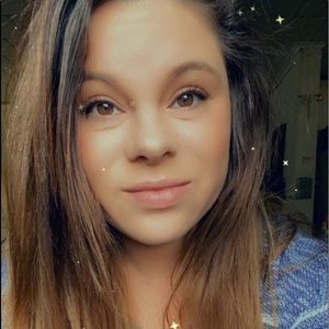 Meet your Posher, Leigha